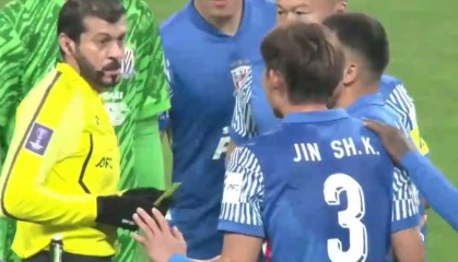 开云体育官网-申花噩梦开局！金顺凯30秒送点，相马勇纪破门，4场亚冠连续丢球