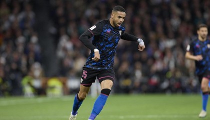 开云体育-意媒：恩-内斯里重要比赛隐身且只会吃饼，所以费内巴切卖他